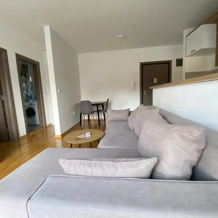 Cool With Free Parking Čačak