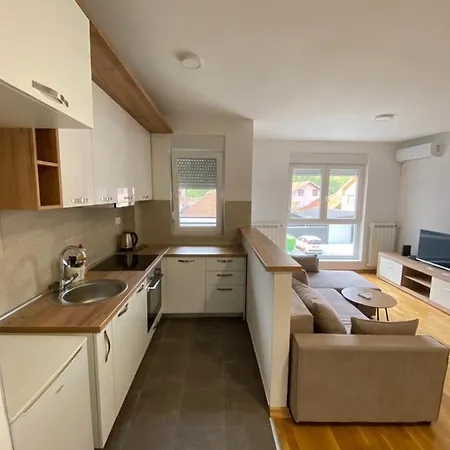 Cool With Free Parking Apartament