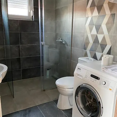 Cool With Free Parking * Čačak