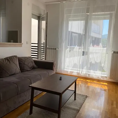 Cool With Free Parking Apartament *