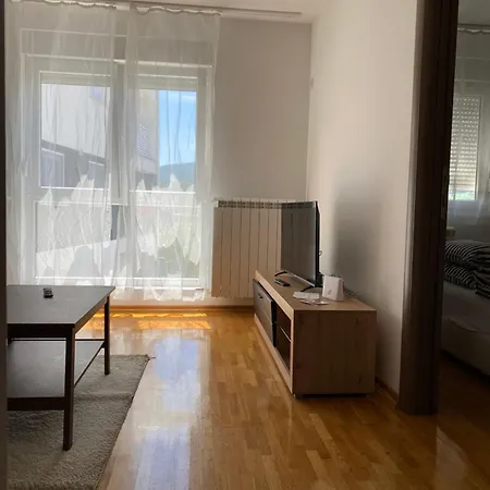 Cool With Free Parking דירה Čačak