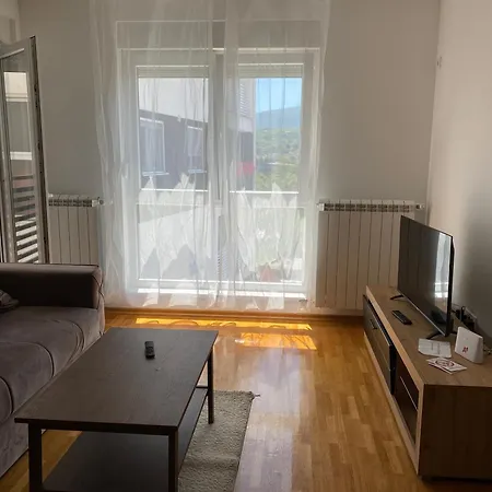 Cool With Free Parking *